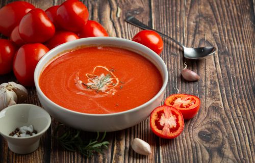 Mirisna paradajz čorba od grilovanog povrća iz rerne (RECEPT+VIDEO)