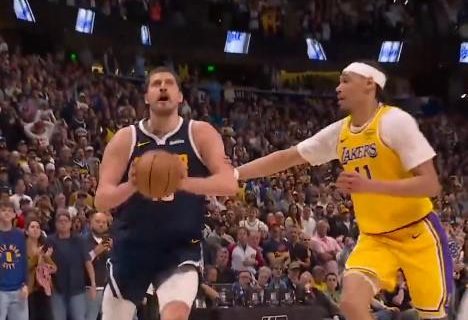 Jokić preko Dončića presudio Lejkersima uz sjajni tripl-dabl: Nagetsi preživeli dramu u završnici