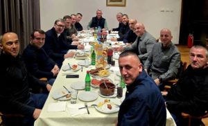 Vučić na večeri sa momcima iz Kobri: Lepo je sesti sa ljudima koji su uvek uz mene, odgovorno i bez reči