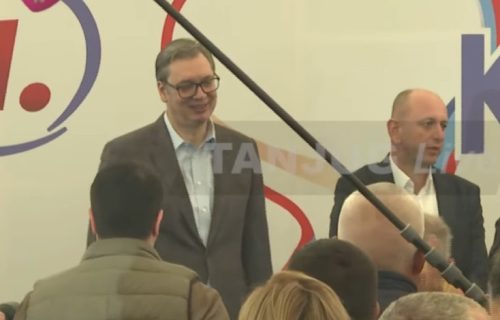 Predsednik Vučić poručio narodu u opštini Kula: "Ja slušam vas, neću da služim nijednom strancu" (VIDEO)