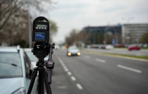 Ludačka vožnja u Zemunu: “Audi” presretnut nakon sumanutog prekoračenja brzine
