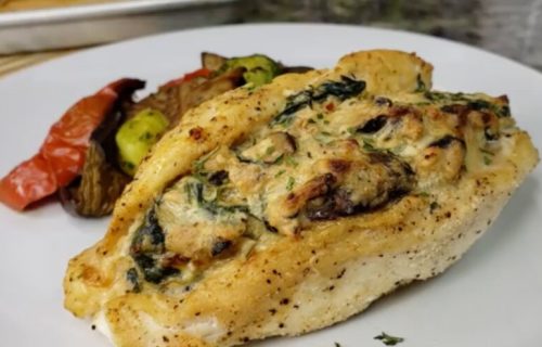Pileći file sa spanaćem i pečurkama, iz rerne: Tako sočno i ukusno (RECEPT+VIDEO)