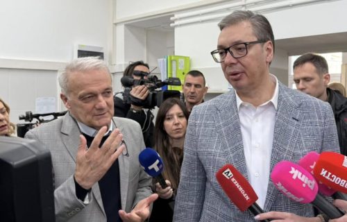 "Ponosan kad vidim domaće kompanije koje razvijaju sopstvene tehnologije i proizvode koji su važni za svakodnevni život": Vučić obišao kompaniju "Sigma" (FOTO)