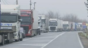 Prevoznici iz BiH blokirali sve granične prelaze sa Hrvatskom: Ne odustaju dok se ne ispune zahtevi