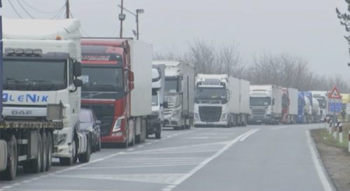 Gužve na granicama: Teretnjaci čekaju četiri sata na Batrovcima, Šidu i Sremskoj Rači