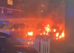 Vatra i haos u Londonu zbog napada na Iran: Pre požara se čule eksplozije (VIDEO)