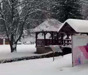 Delovi Hrvatske okovani snegom: Nanosi do metar i po visine, prizori kao u Sibiru (FOTO+VIDEO)