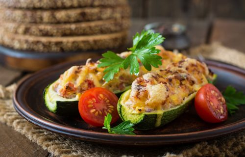 Hrskave tikvica iz rerne, sa sosom od grčkog jogurta (RECEPT+VIDEO)