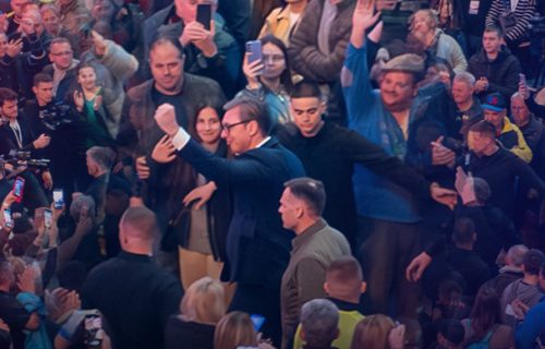 "Za mene je glas Boga glas naroda": Vučić poslao jasnu poruku građanima Srbije (FOTO)