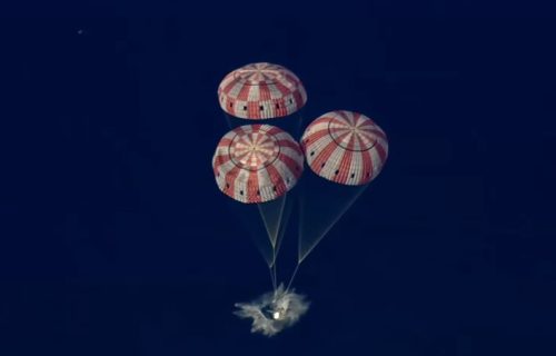 Kraj istorijske misije Artemis II: Astronauti bezbedno sleteli u Tihi okean posle leta oko Meseca (VIDEO)