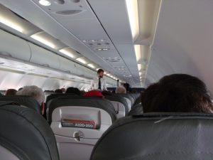 Bivši stjuard savetuje: U avionu nikada nemojte da nosite crne čarape