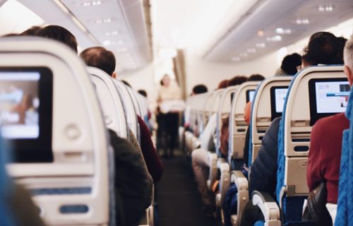 Stjuardesa otkriva: Ukoliko želite mirniji let i bolji san, birajte ova sedišta u avionu