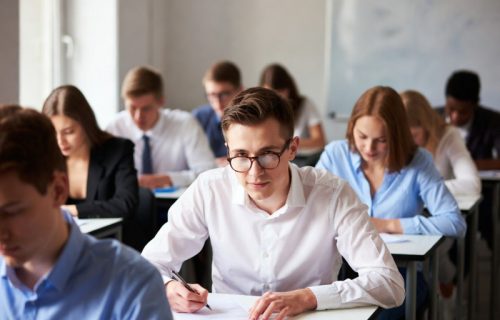 Studenti sve češće iznajmljuju ove naočare: Rezultati su za neke sjajni, ali za neke zabrinjavajući