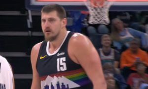 Jokić zablistao van terena: Elegancija koja je ukrala šou na startu plej-ofa (VIDEO)