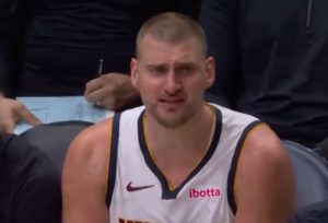 Nikad ga ovakvog nismo videli: Jokić eksplodirao i vikao na saigrače (VIDEO)