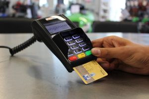 Omražena praksa iz restorana stiže u prodavnice: Trgovci imaju ideju, a potrošači neće ni da čuju