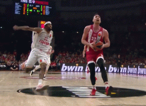 Zver pod obručem: Milutinov najbolji igrač prvih mečeva plej-ofa Evrolige