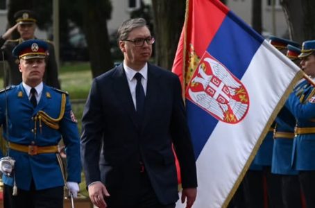 Moćna poruka predsednika Vučića: “Naša trobojka je simbol ponosa i obaveze prema pokolenjima”