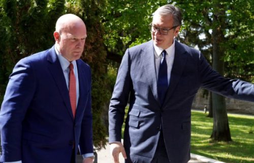 Vučić sa ambasadorom SAD pri NATO: "Od presudnog značaja očuvanje sigurnosti našeg naroda na KiM" (FOTO)