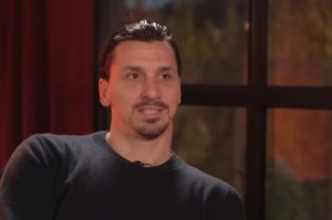 Ibra Akvamen! Jel realno šta radi: Narode, on leti iznad vode (VIDEO)