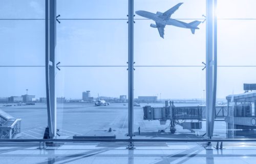 Da li ste spremni da stojite u avionu, tokom leta, za desetak evra?