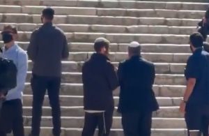Opasna provokacija izraelskog ministra: Upao sa policijom u džamiju Al-Aksa, kaže da se oseća kao vlasnik