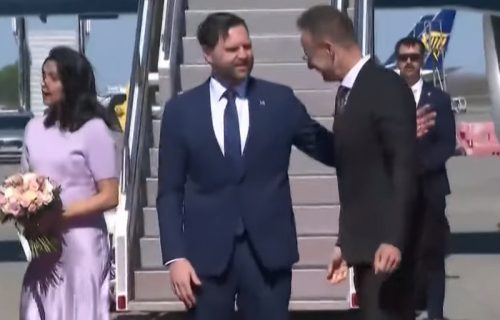 Vens doputovao u Mađarsku pred izbore: Dočekao ga Sijarto, nakon čega se sastaje sa Orbanom