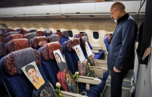 Iran ulazi u pregovore "sa nepoverenjem": Kalibaf objavio potresnu sliku sa "saputnicima" u avionu
