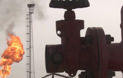 SAD alarmantno troše rezerve: Dok naftne kompanije zgrću rekordan profit, potrošače udara inflacija