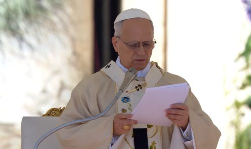 Papa u Španiji pozvao svetske lidere da izbegavaju da dele svoje birače: “Krši se ljudsko dostojanstvo”