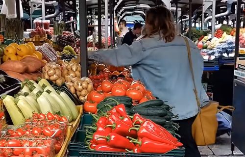 Poludele cene na pijacama: Ovo povrće ide i do 1.500 dinara, ogromne razlike od tezge do tezge