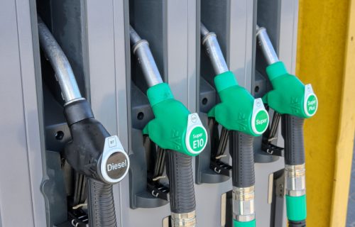 Panika na pumpama u Bangladešu: Ograničene su zalihe goriva, svi su u strahu od nestašice