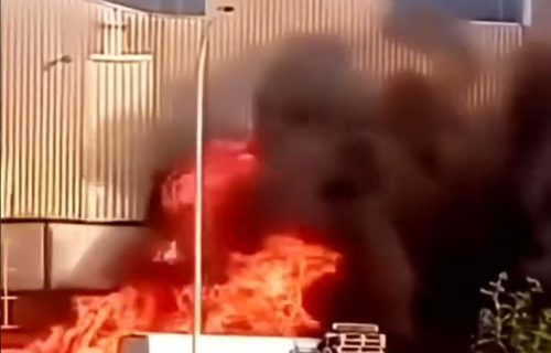 Izbio veliki požar u Podgorici: Gori u pogonu Kombinata aluminijuma