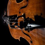 Carinici na aerodromu "Nikola Tesla" kod putnika pronašli violončela stara preko 200 godina