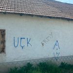 Nove pretnje Srbima na KiM: Grafiti terorističke UČK osvanuli na kući Jovanovića