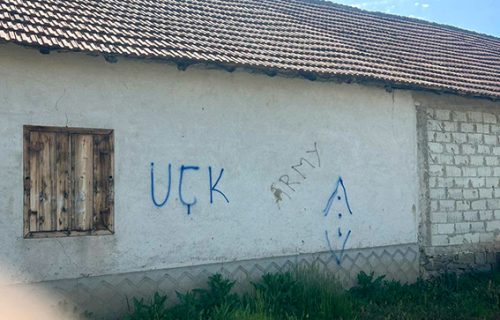 Nove pretnje Srbima na KiM: Grafiti terorističke UČK osvanuli na kući Jovanovića