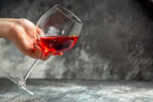 Čaša vina i dugovečnost: Šta zaista kaže najnovije istraživanje?