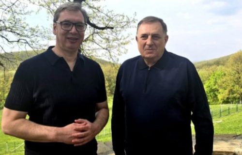Vučić stigao na sahranu Dodikove majke: Predsednik Srbije došao da pruži podršku u najtežim trenucima