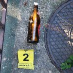 Uhapšena dvojica muškaraca u Beogradu: Automatsku pušku i flašu sa benzinom krili u žbunju na Vračaru (FOTO)