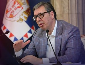 Vučić: “Kmetske duše brinu samo za svoj džep, ja brinem za naš narod” (FOTO)