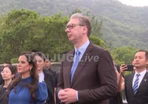 (UŽIVO) Predsednik Vučić u Kini: Srpsko kolo na Kineskom zidu (VIDEO)