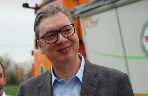 Vučić poručio građanima: "Na čelu Srbije mogu da budu samo oni koji je bezuslovno vole" (VIDEO)