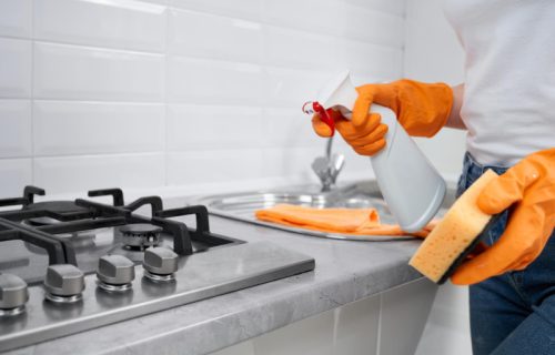 Spremačice sve traženije: Za sat čišćenja i do 1.600 dinara, a termini se zakazuju nedeljama unapred