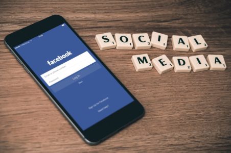 Sada i zvanično: UAE zabranjuju društvene mreže deci mlađoj od 15 godina