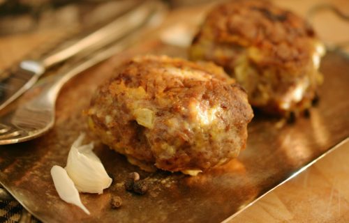 Recept koji ćete želeti da sačuvate: Punjene faširane šnicle, mamiće vas da ih spremite ponovo