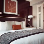 Iskusni putnici odmah gurnu flašu vode pod hotelski krevet: Trik stjuardese mnoge je potpuno šokirao