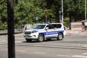 Oglasio se MUP: Uhapšene dve osobe zbog napada na policiju posle skupa u subotu