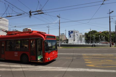 GSP se oglasio o tragediji: Trola zakačila kanap kojim je radnik bio vezan, usledio pad na vozilo