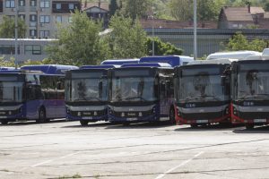 Horor u Zemunu: Ženu zaglavljenu u vratima autobusa vozač vukao ulicom, zadobila jezive povrede