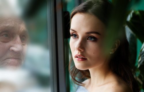 Šta zaista ubrzava starenje kože: Sunce nije jedini krivac, ovo su "tihi faktori" koje često ignorišemo